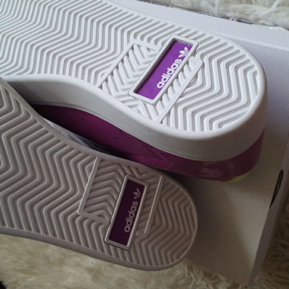 SALE!!!Adidas sleek snickers - Picture 5 of 12
